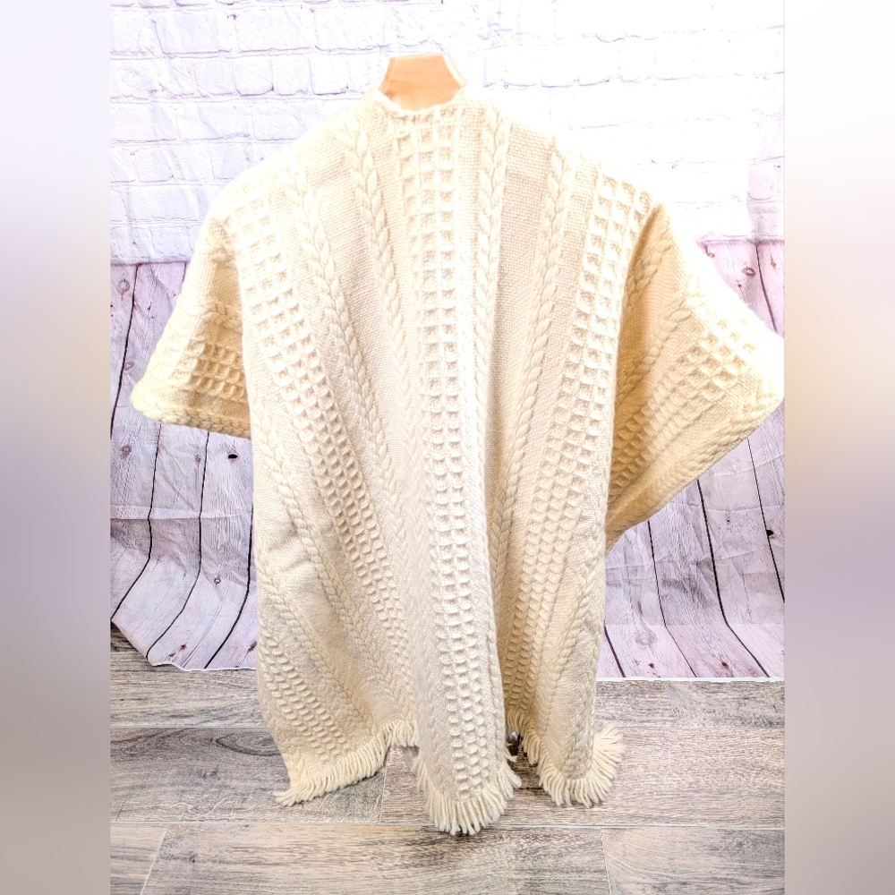 VINTAGE Wool Shawl Made In Ireland NWT 58x36 - Picture 2 of 11